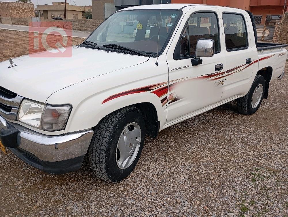 تويوتا هايلوكس